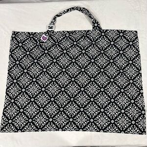 Women’s Nursing Cover Parent's Choice Black and White pattern